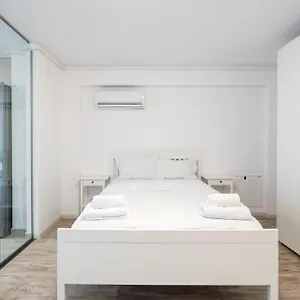 9 - Stylish In Roka Apartament
